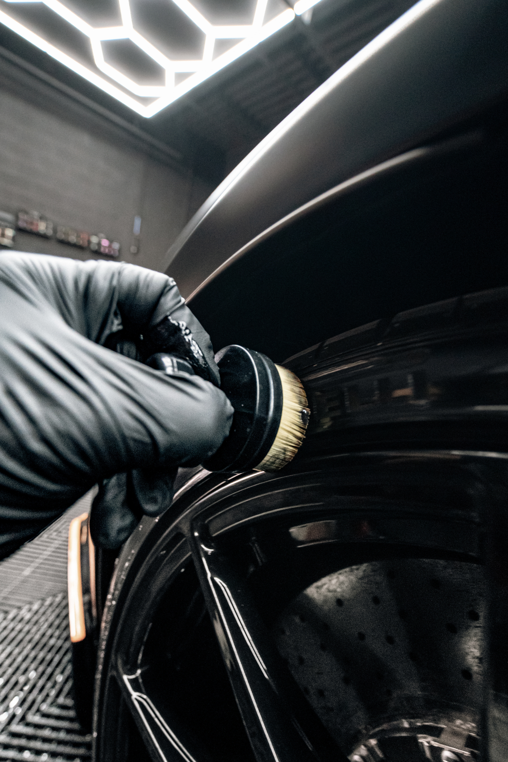 BLACKLINE TIRE SHINE APPLICATOR BRUSH — additional product view