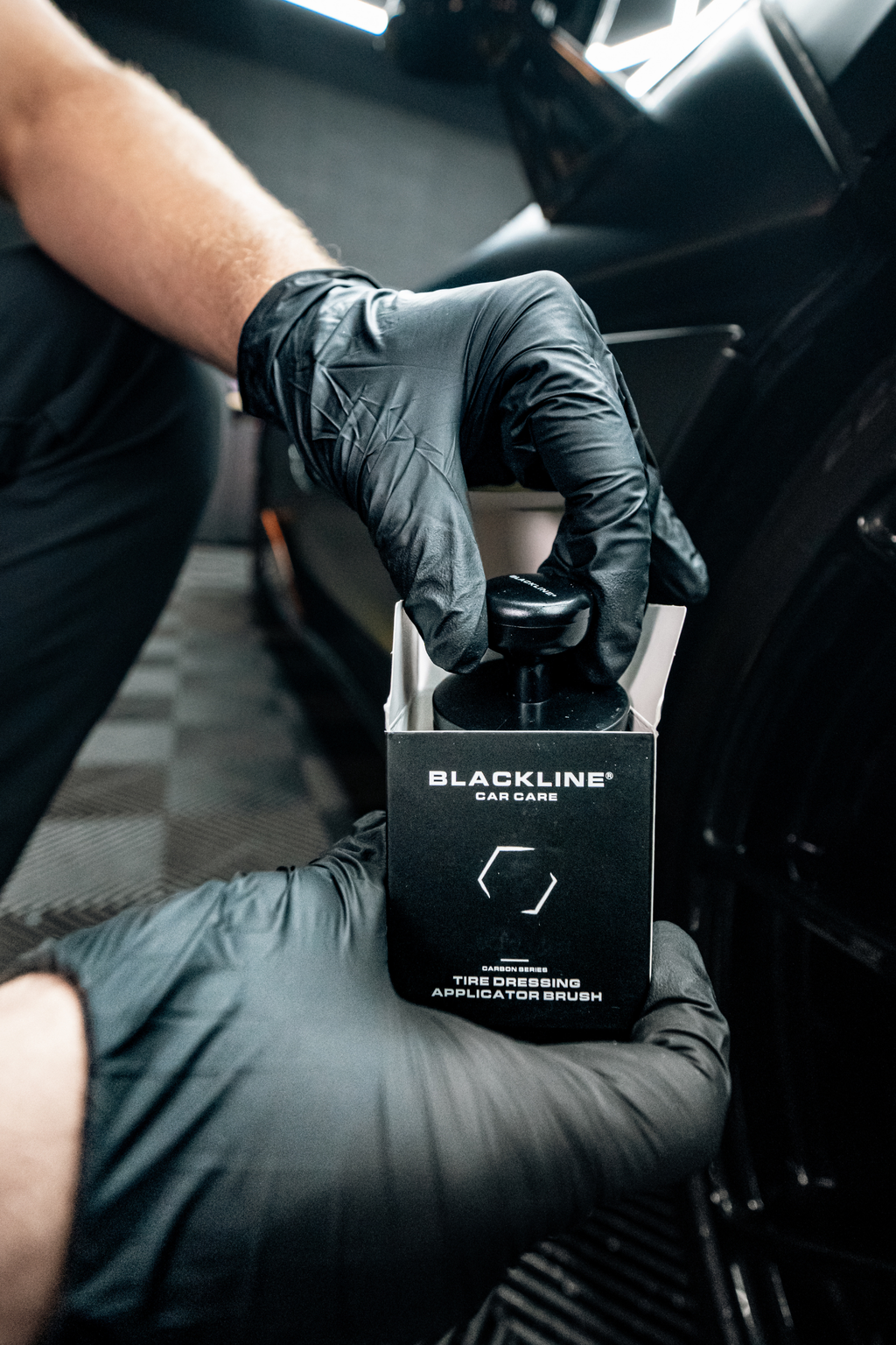 BLACKLINE TIRE SHINE APPLICATOR BRUSH — additional product view