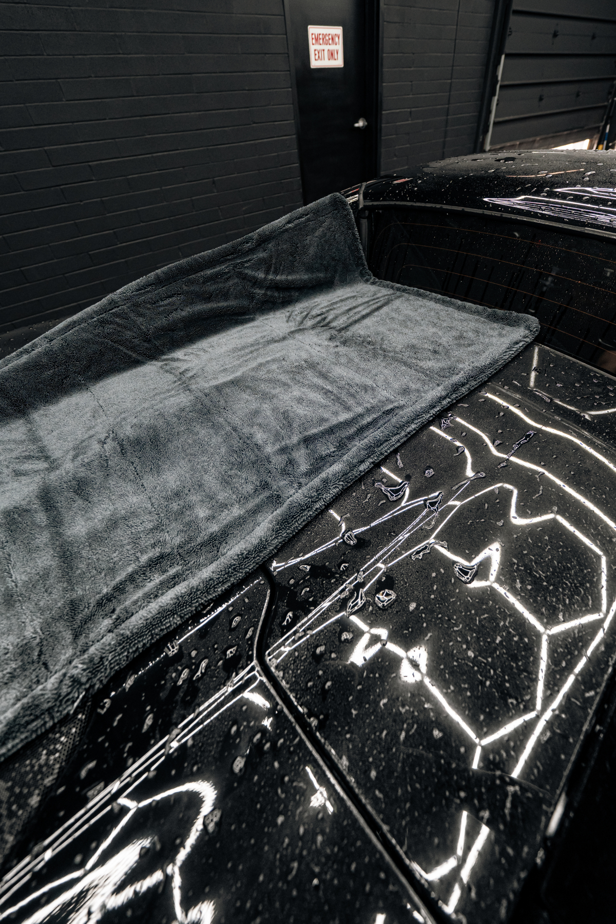 BLACKLINE TWISTED-LOOP DRYING TOWEL — additional product view