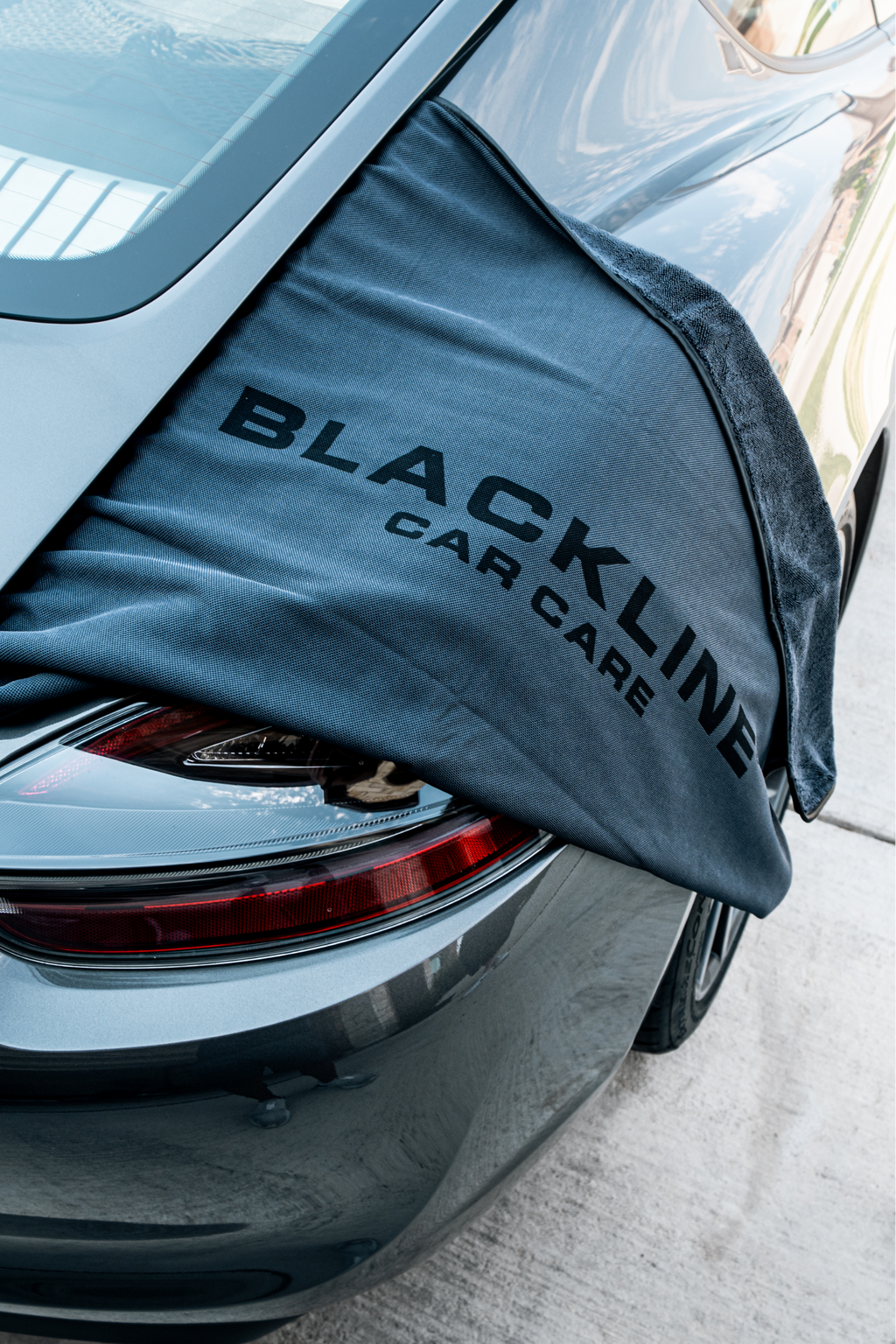 BLACKLINE SLIM TWISTED-LOOP DRYING TOWEL — additional product view
